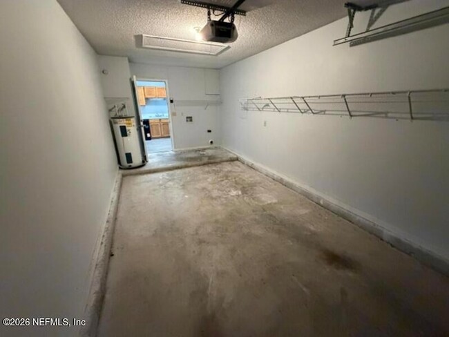 Building Photo - 5061 Knightsbridge Cir N