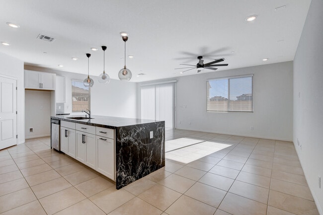 Building Photo - 8439 Vacarez Dr