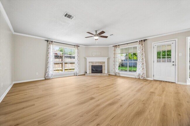 Building Photo - 9806 Gold Cup Way