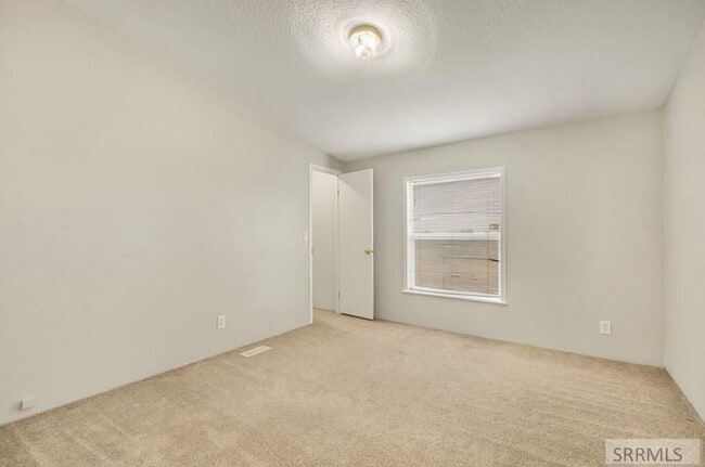 Building Photo - Stunning St. Anthoney Home: Recently Remod...