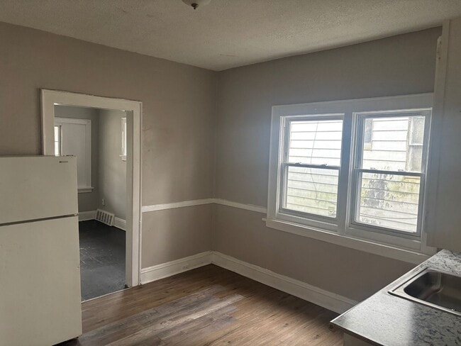 Building Photo - 12022 Griffing Ave