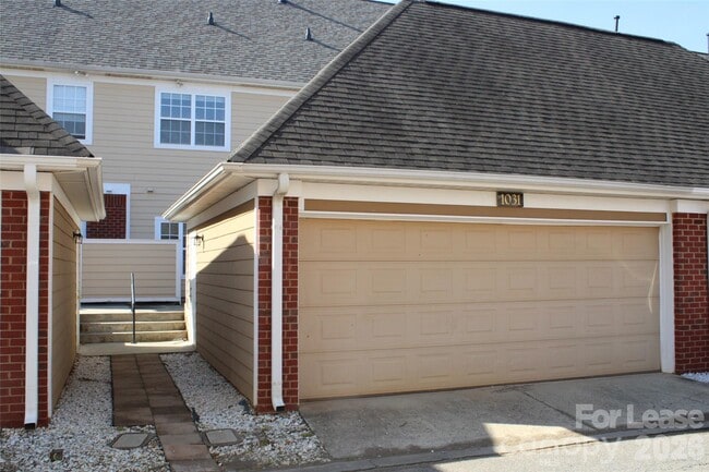 Building Photo - 1031 Central Park Cir