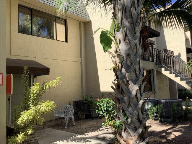 Building Photo - 65 Deer Creek Rd