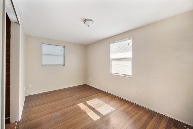 Building Photo - 4719 Blossom Dr