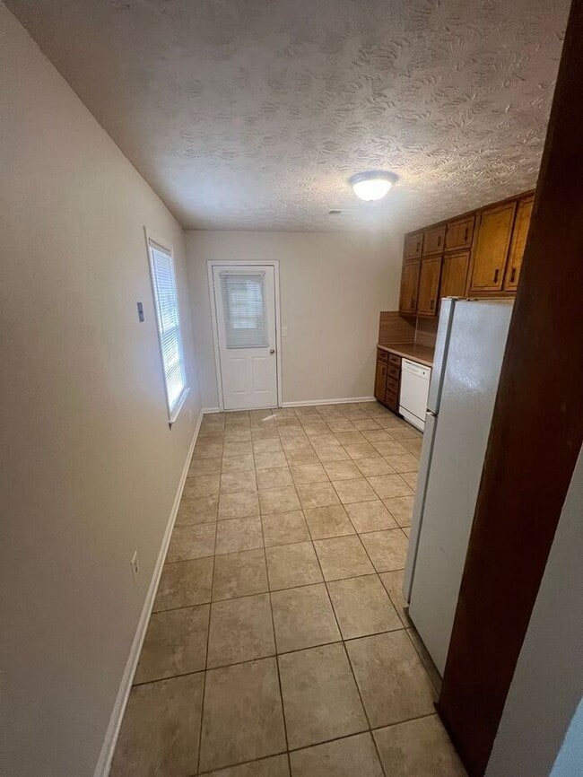 Building Photo - !!!WARNING: AVOID SCAMS CONFIRM RENTAL AT ...