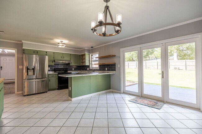 Building Photo - 559 Marsim Dr