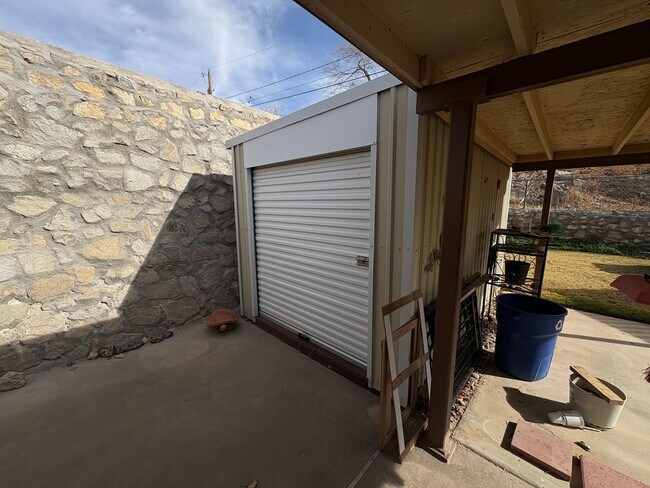 Building Photo - Home for rent on the Westside