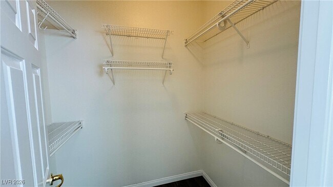 Building Photo - 2278 Surrey Meadows Ave