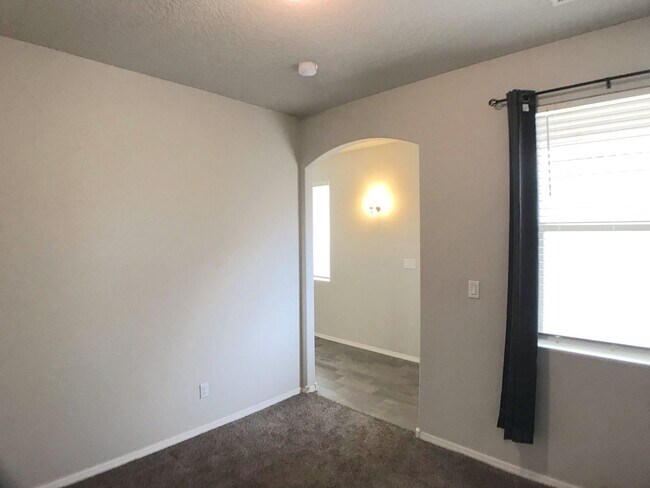 Building Photo - Spacious 3BR/2BA Los Lunas Home with Open Layout, Office Space & Refrigerated Air