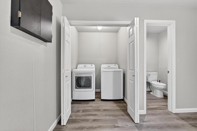 Building Photo - 324 N Shore Pl