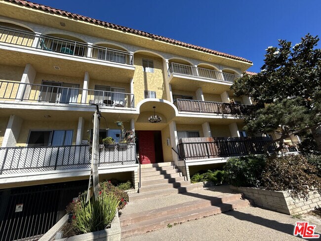 Building Photo - 1033 6th St