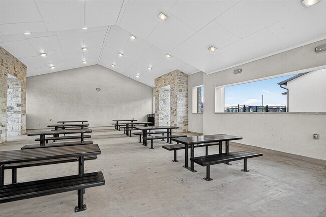 Building Photo - 31410 Hexan Hts Ln