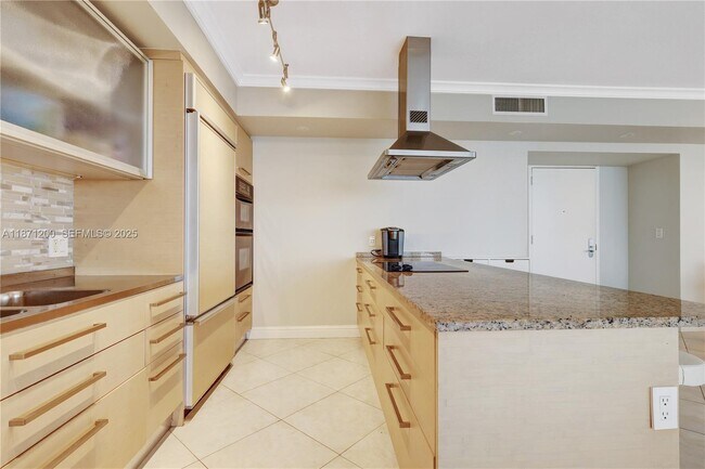 Building Photo - 1850 S Ocean Dr