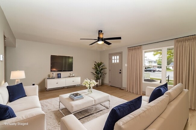 Building Photo - 4 Magnolia Ct