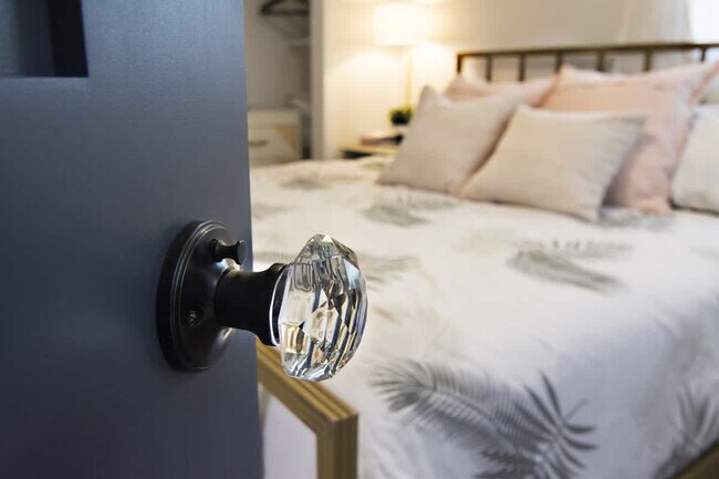 Building Photo - 1419 Fairview Ave