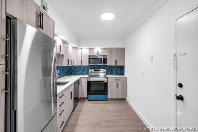 Building Photo - 2851 S Ocean Blvd