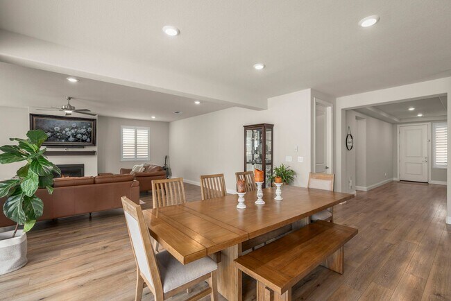 Building Photo - Spanish Springs furnished home for rent