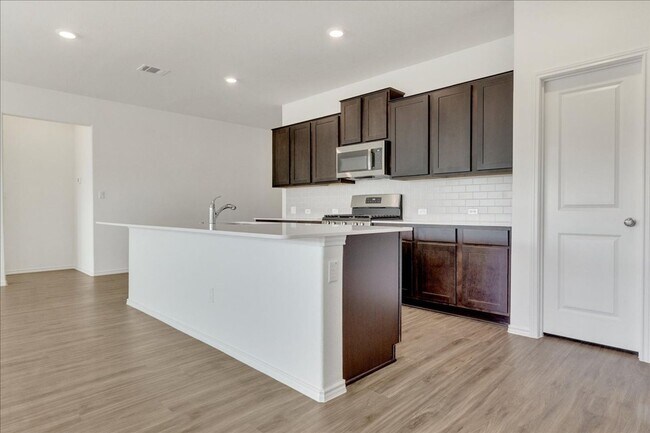 Building Photo - 816 Mallow Rd