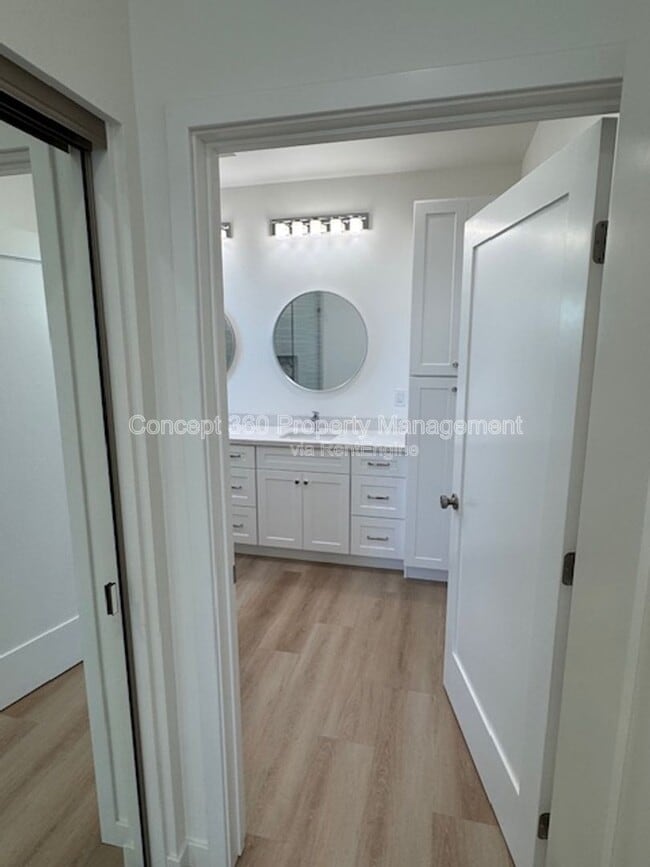 Building Photo - 6170 Briercrest Ave