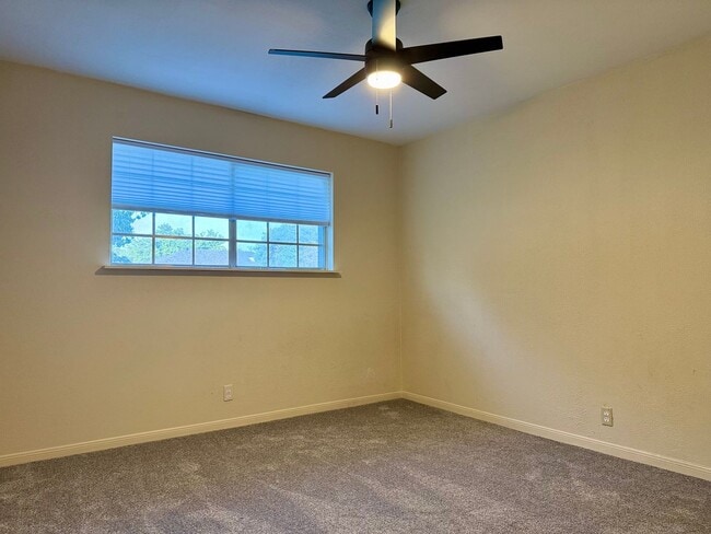 Building Photo - 2213 Culver Dr