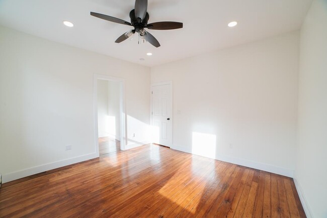 Building Photo - 206 48th St