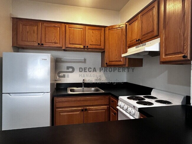 Building Photo - 4020 Lindell Blvd