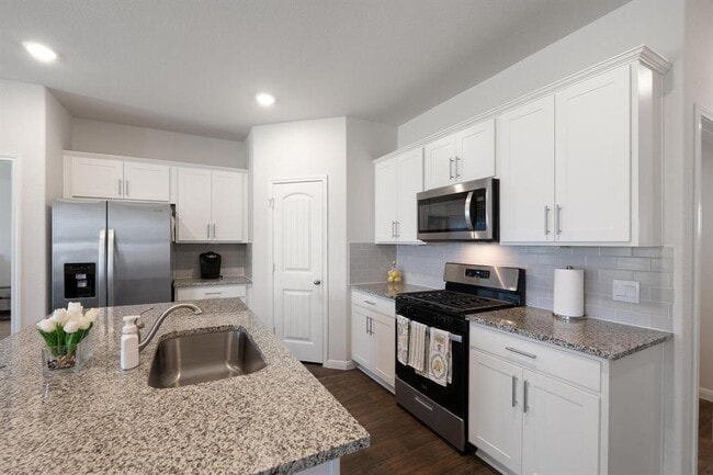 Building Photo - 205 Bethpage Dr