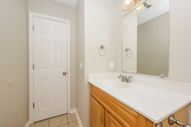 Building Photo - 872 Lavergne Ln