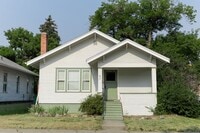 Building Photo - 121 N Tracy Ave