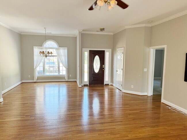 Building Photo - 8405 Fiddlestick Way