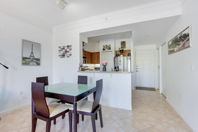 Building Photo - 276 Murcia Dr