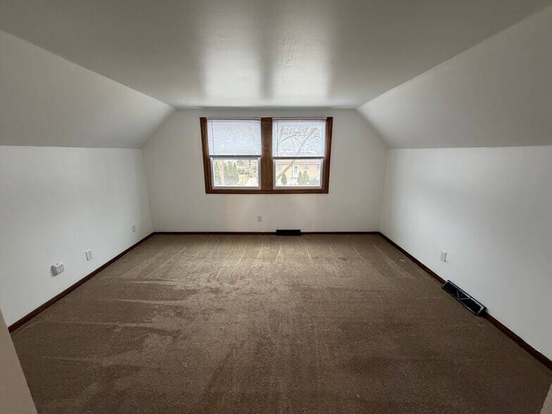 Building Photo - 6296 S 3rd St