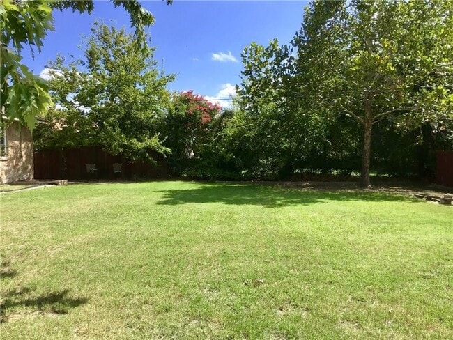 Building Photo - FREE MAY RENT + Great Location- Close to H...