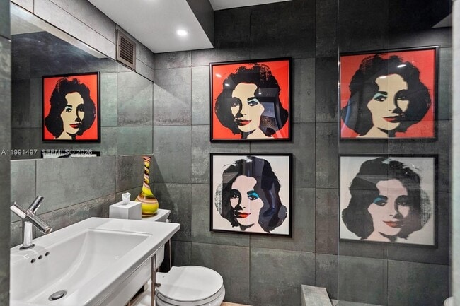 Building Photo - 5 Island Ave