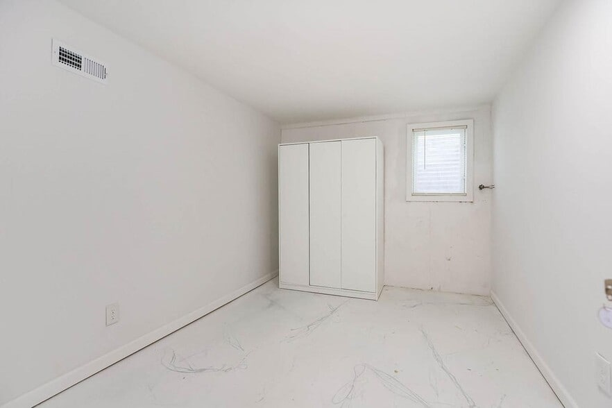 Building Photo - Spacious Independence home near Glendale Park | Updated kitchen & hardwood floors