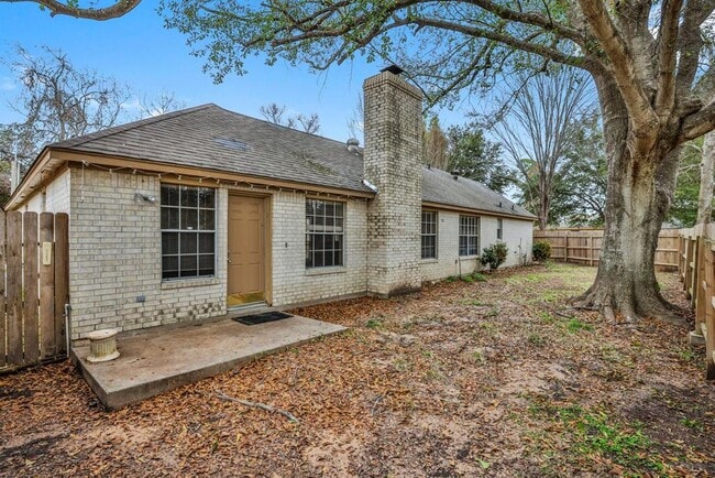 Building Photo - 19435 Haude Rd