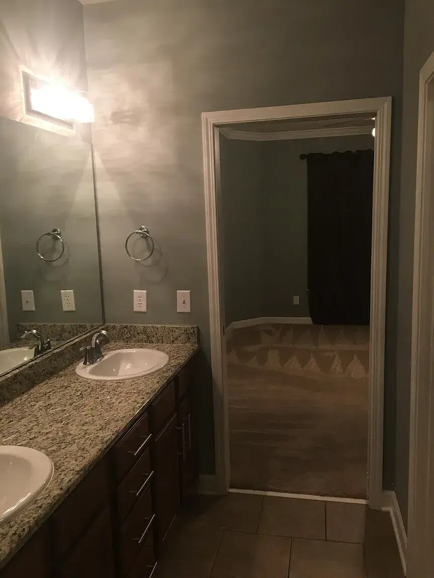 Master Bathroom - 2310 Elliott Ave