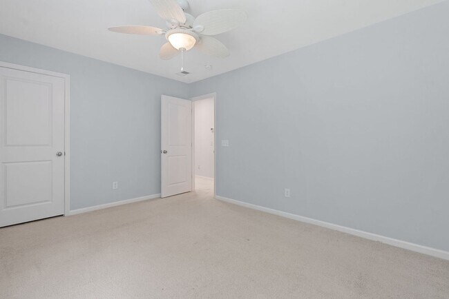 Building Photo - Available now. Beautiful 5 BR/2.5 BA Home in Swygerts Landing!