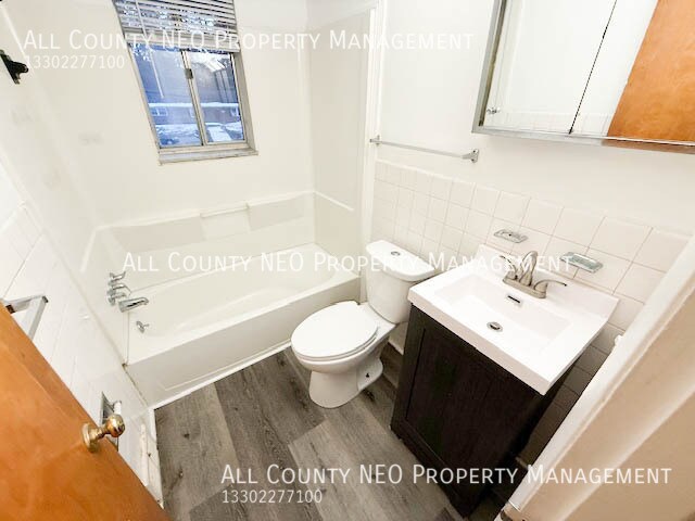 Building Photo - 1376 Forest Glen Dr