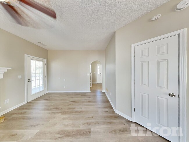 Building Photo - 313 Westchester Way