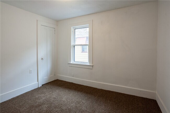 Building Photo - 1786 Clifford Ave