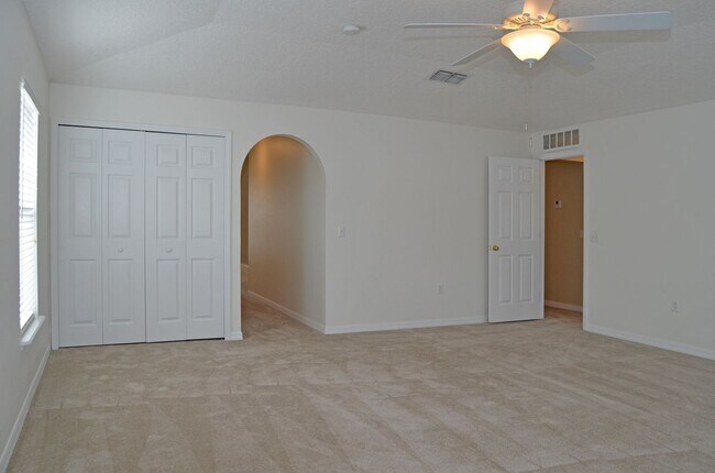 Building Photo - 87113 Kipling Dr