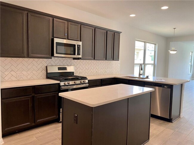 Building Photo - 809 Falkland Trace