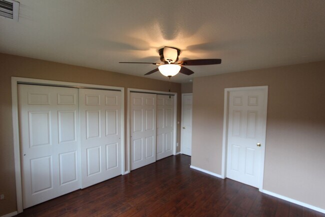 Building Photo - 3026 N Joy Ln