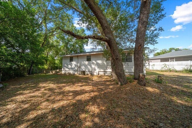 Building Photo - 4103 Holly Hill
