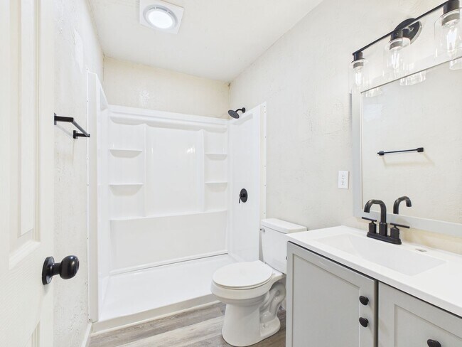 Building Photo - 1111 SW 13th Ave