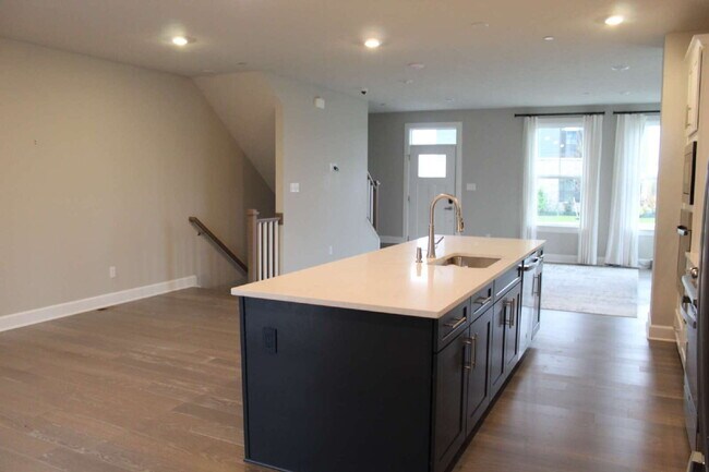 Building Photo - Exquisite 3-Bed Townhouse in Moon Township with Scenic Views & Modern Finishes!