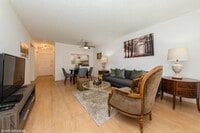 Building Photo - 2581 Garden Dr S