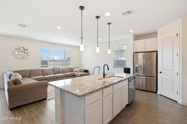 Building Photo - 7352 S Briarwood Ln