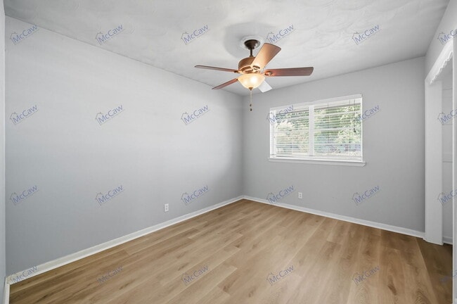 Building Photo - 705 Scottsdale Dr